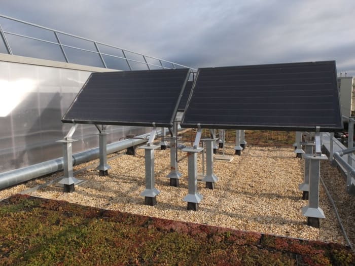panneaux solaires thermique sur toiture plate heliofrance